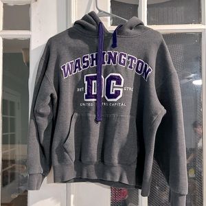 College Hoodie! Size medium, Unisex, barley worn